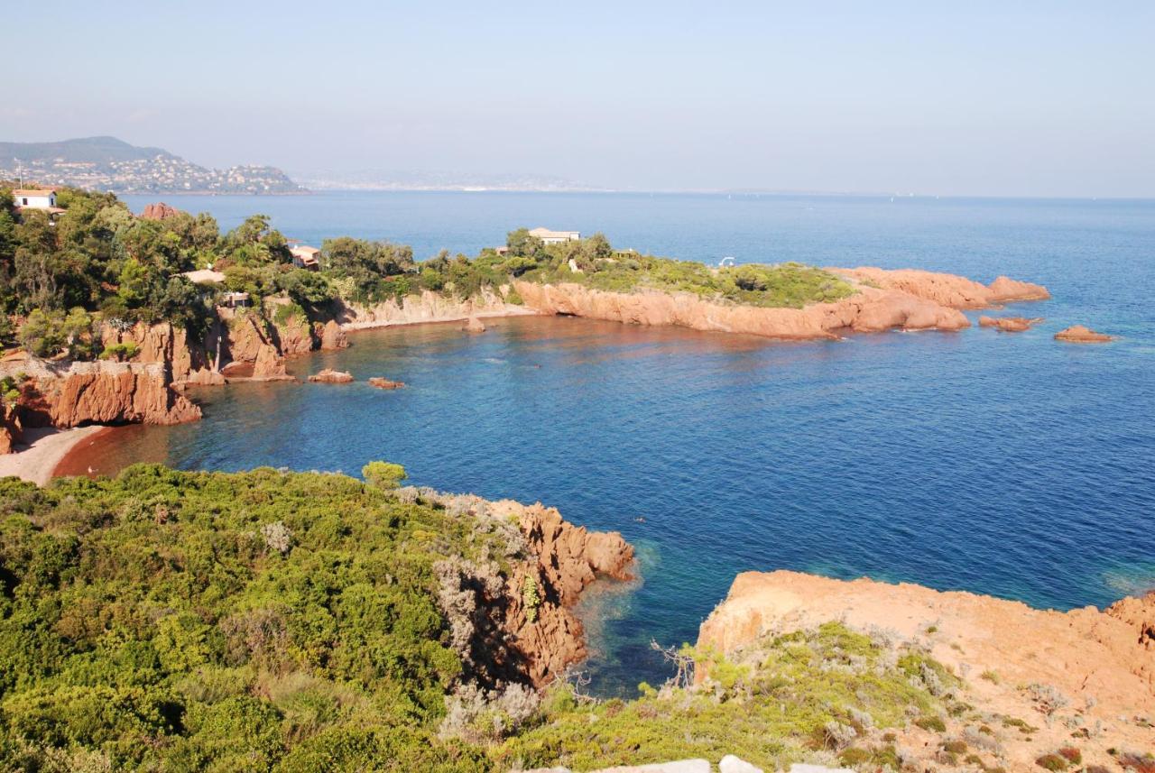 Agay Cap Esterel Village Allee Fleurs - F2 Clim Vue Golf Et Mer - Grande Terrasse Plein Sud Saint-Raphael  Exterior photo