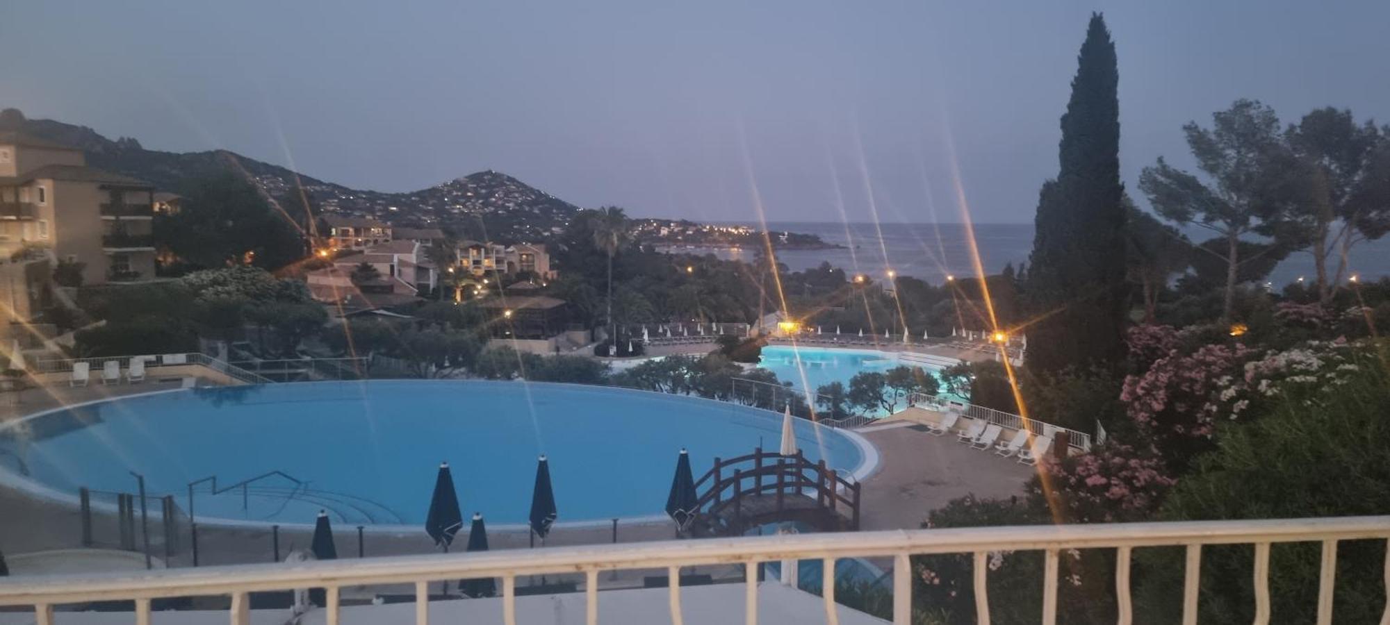 Agay Cap Esterel Village Allee Fleurs - F2 Clim Vue Golf Et Mer - Grande Terrasse Plein Sud Saint-Raphael  Exterior photo