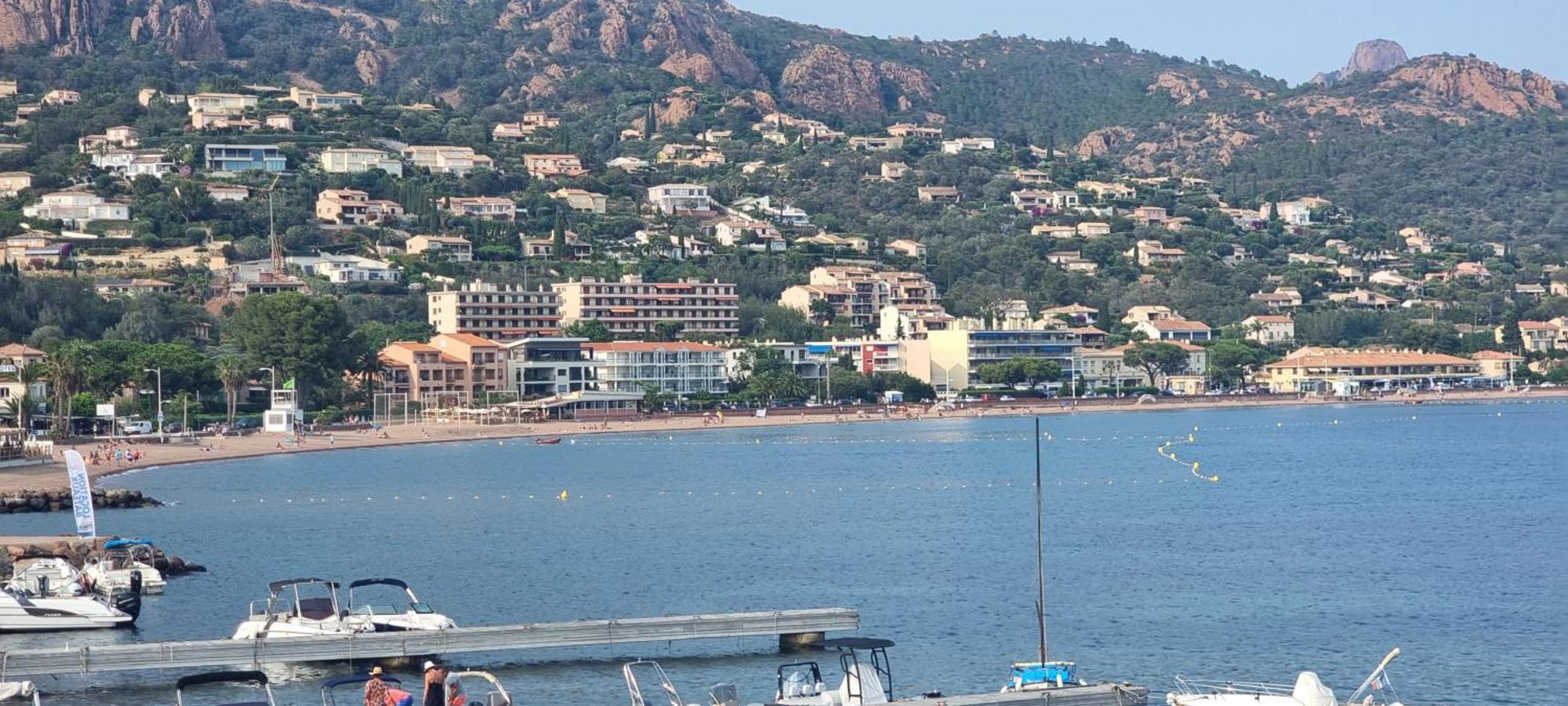 Agay Cap Esterel Village Allee Fleurs - F2 Clim Vue Golf Et Mer - Grande Terrasse Plein Sud Saint-Raphael  Exterior photo