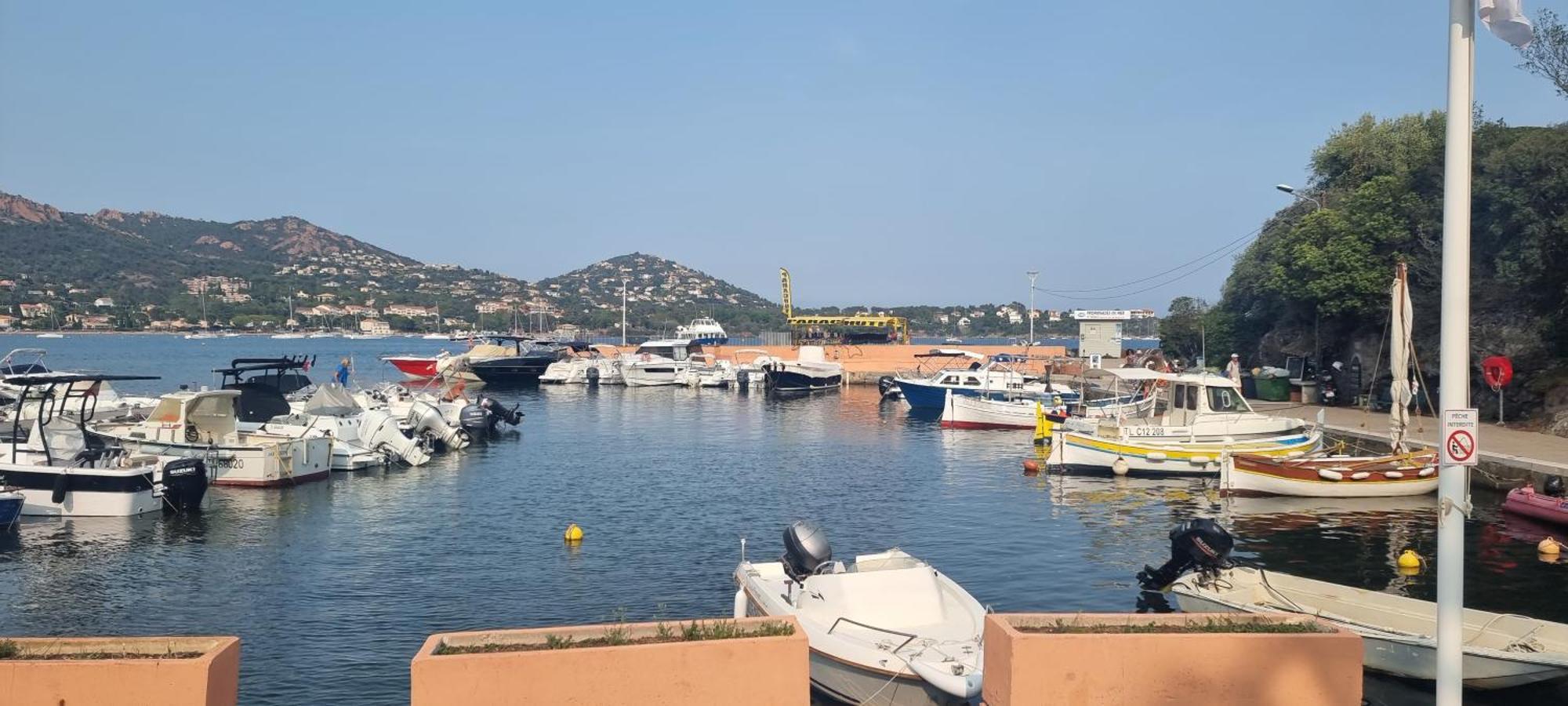 Agay Cap Esterel Village Allee Fleurs - F2 Clim Vue Golf Et Mer - Grande Terrasse Plein Sud Saint-Raphael  Exterior photo