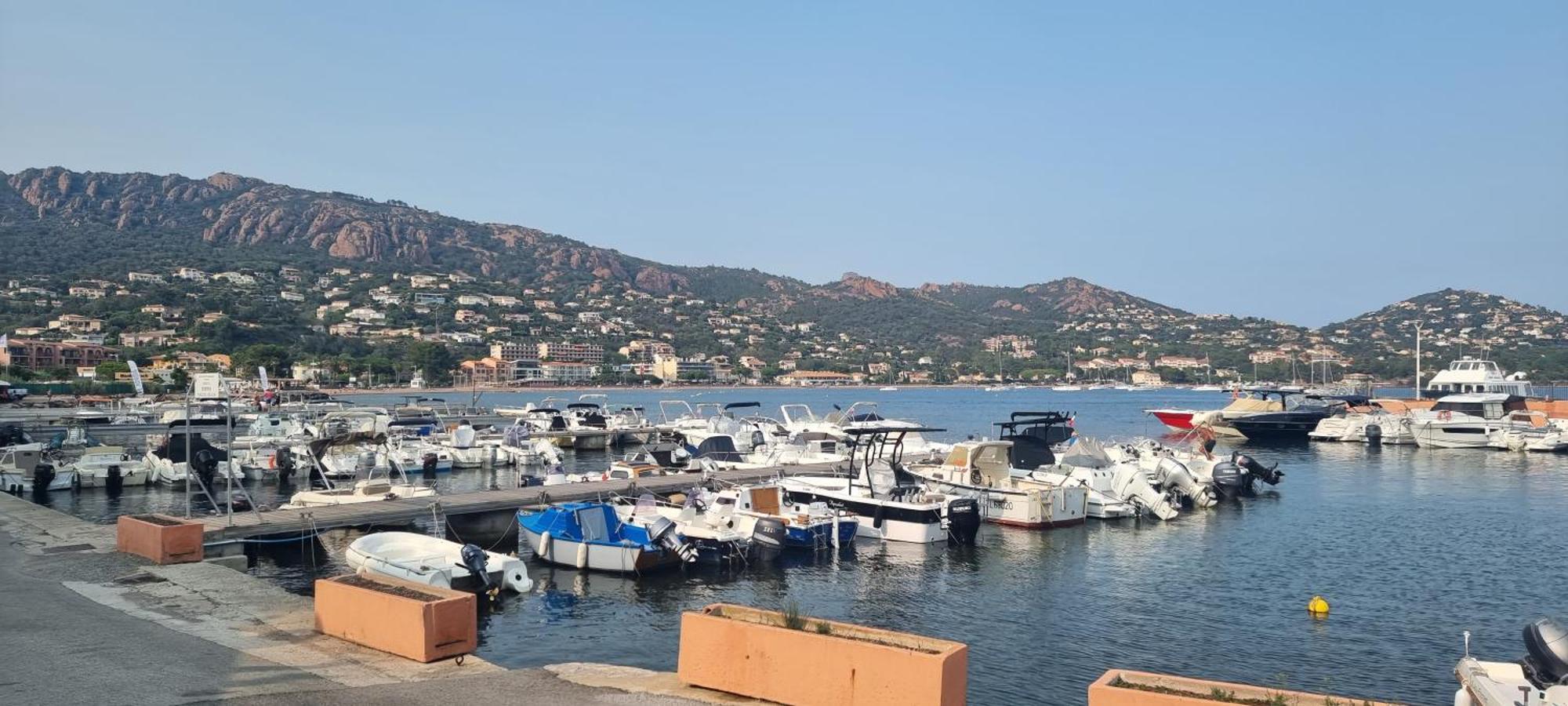 Agay Cap Esterel Village Allee Fleurs - F2 Clim Vue Golf Et Mer - Grande Terrasse Plein Sud Saint-Raphael  Exterior photo
