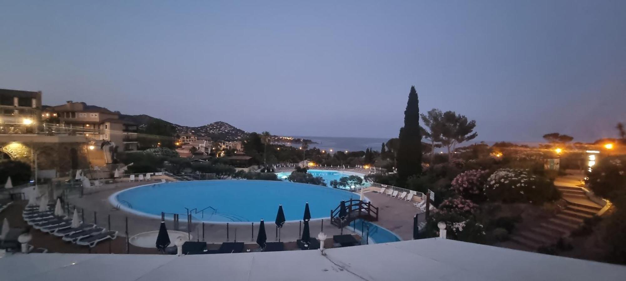 Agay Cap Esterel Village Allee Fleurs - F2 Clim Vue Golf Et Mer - Grande Terrasse Plein Sud Saint-Raphael  Exterior photo