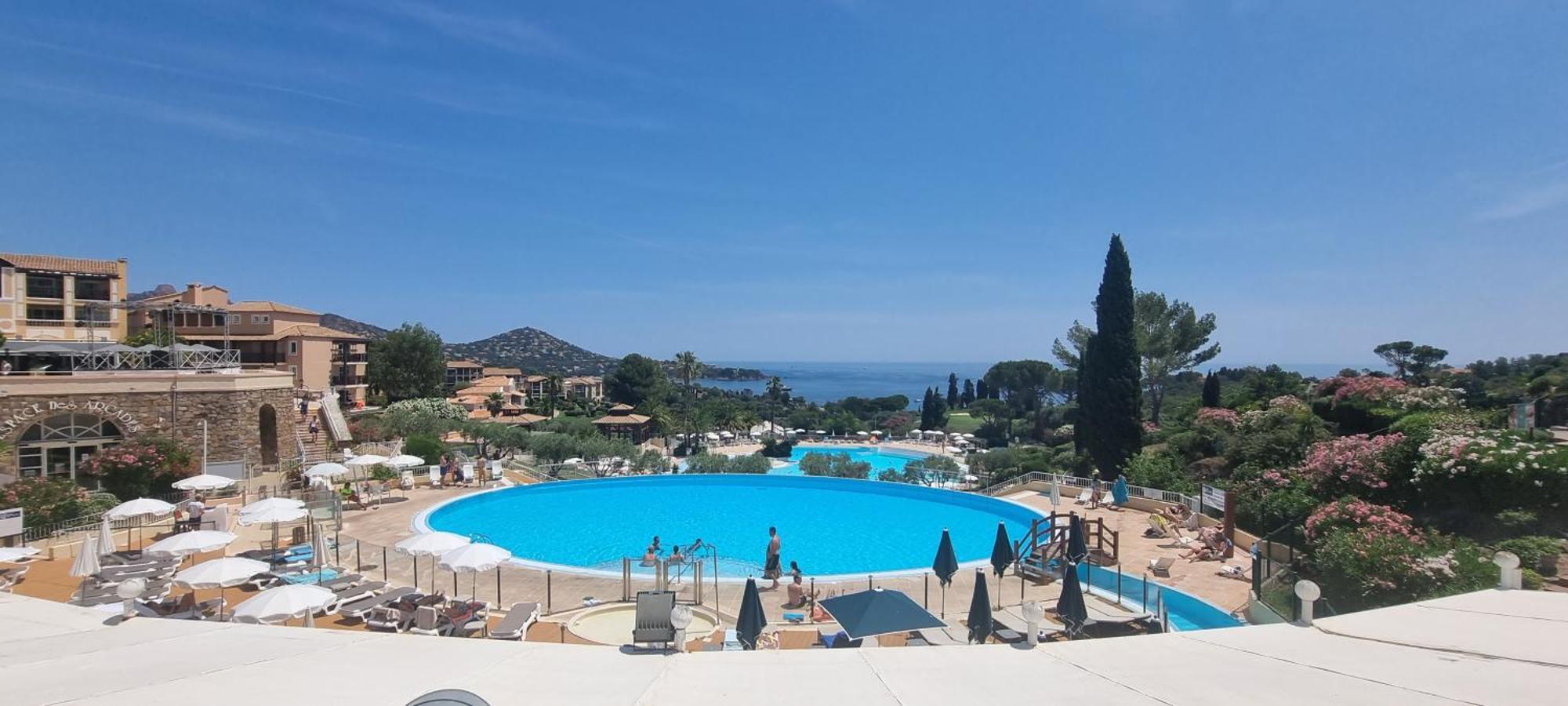 Agay Cap Esterel Village Allee Fleurs - F2 Clim Vue Golf Et Mer - Grande Terrasse Plein Sud Saint-Raphael  Exterior photo