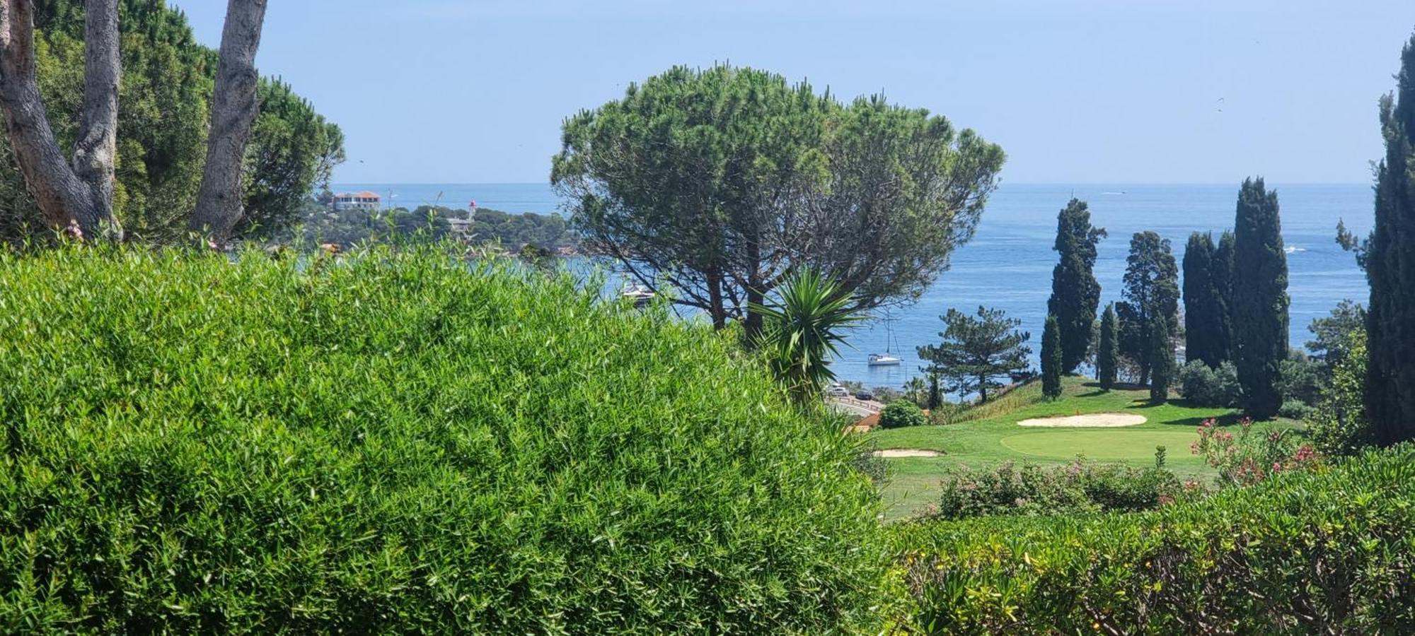 Agay Cap Esterel Village Allee Fleurs - F2 Clim Vue Golf Et Mer - Grande Terrasse Plein Sud Saint-Raphael  Exterior photo