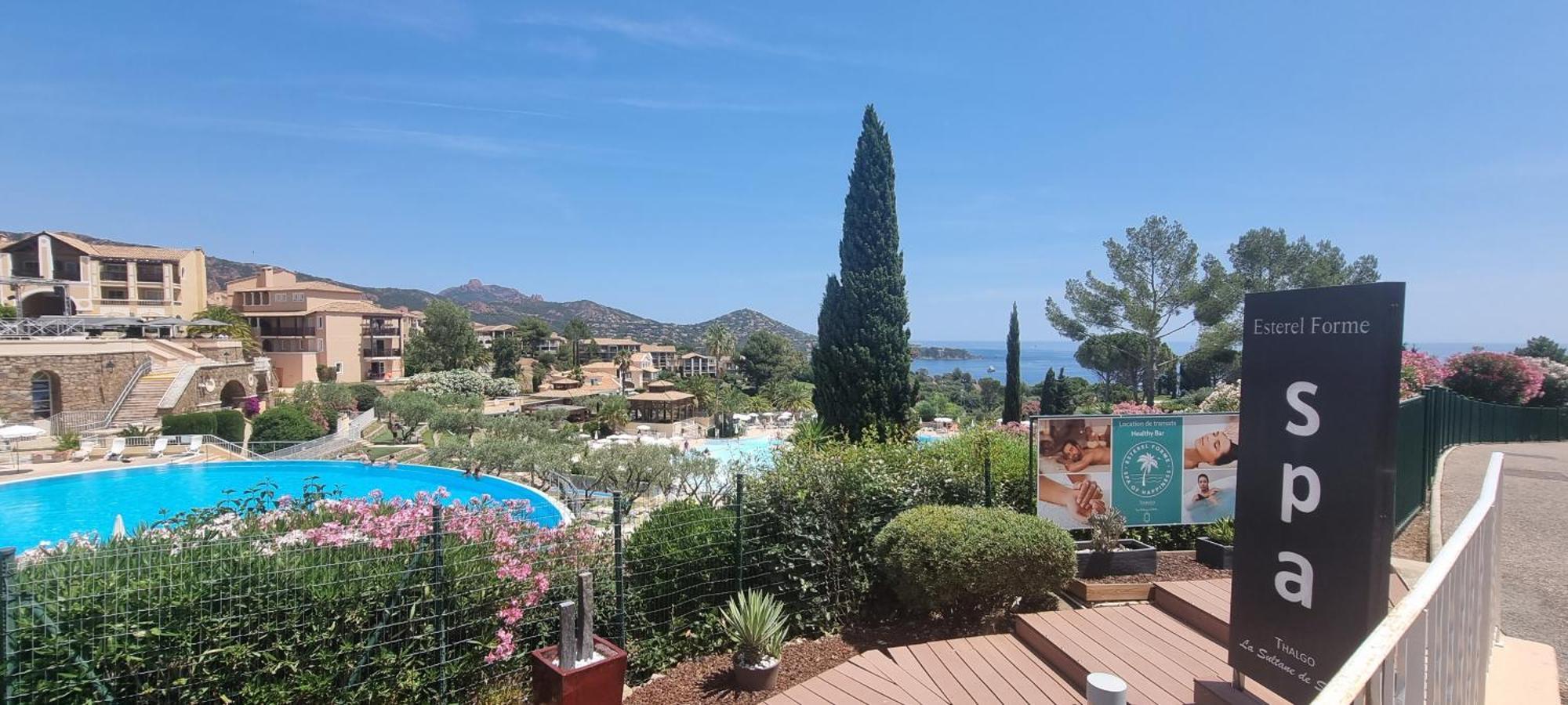 Agay Cap Esterel Village Allee Fleurs - F2 Clim Vue Golf Et Mer - Grande Terrasse Plein Sud Saint-Raphael  Exterior photo