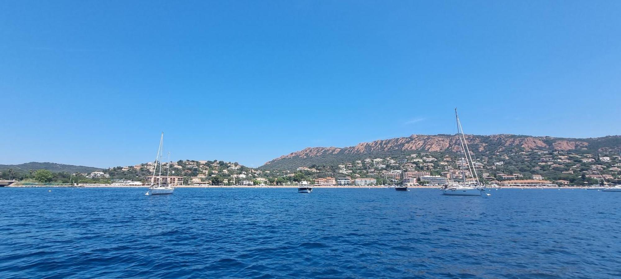 Agay Cap Esterel Village Allee Fleurs - F2 Clim Vue Golf Et Mer - Grande Terrasse Plein Sud Saint-Raphael  Exterior photo