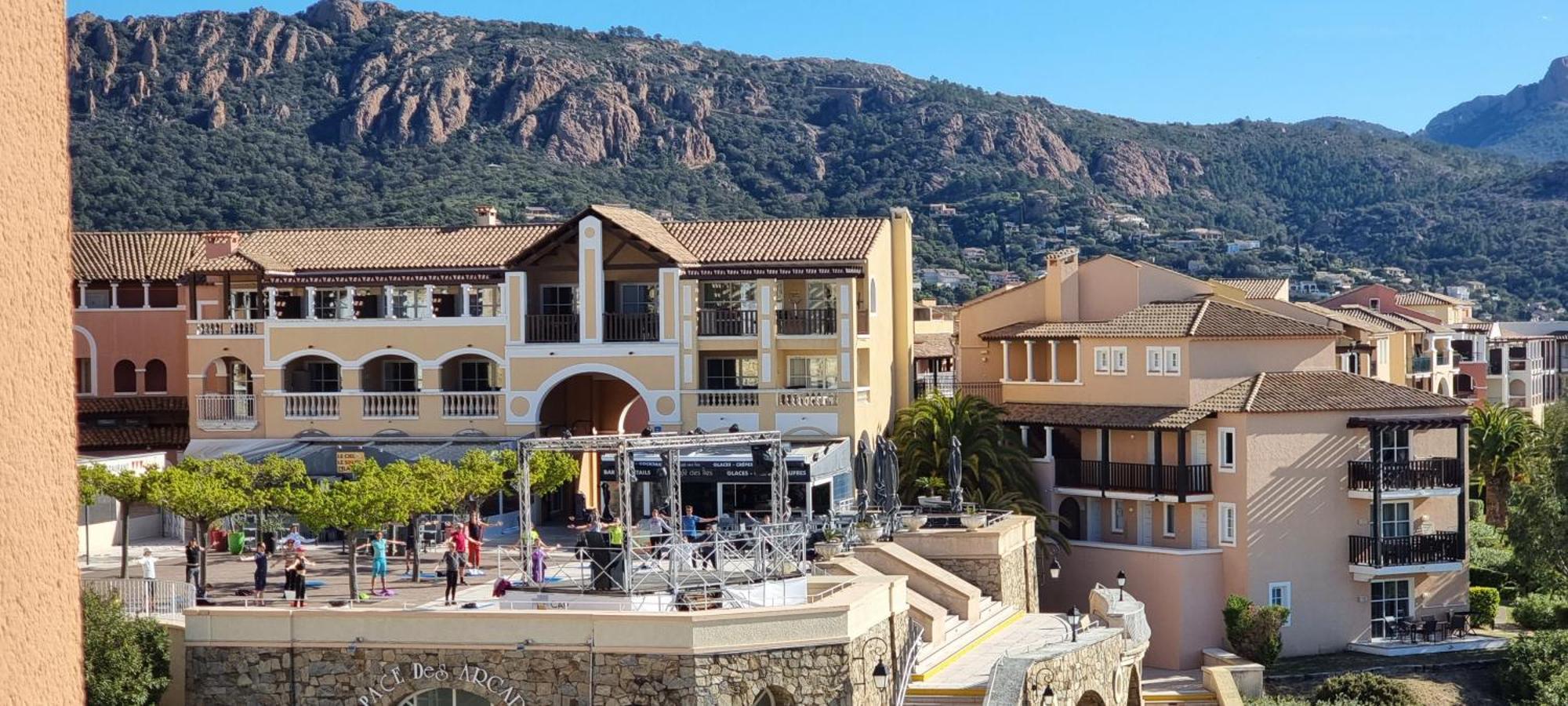 Agay Cap Esterel Village Allee Fleurs - F2 Clim Vue Golf Et Mer - Grande Terrasse Plein Sud Saint-Raphael  Exterior photo