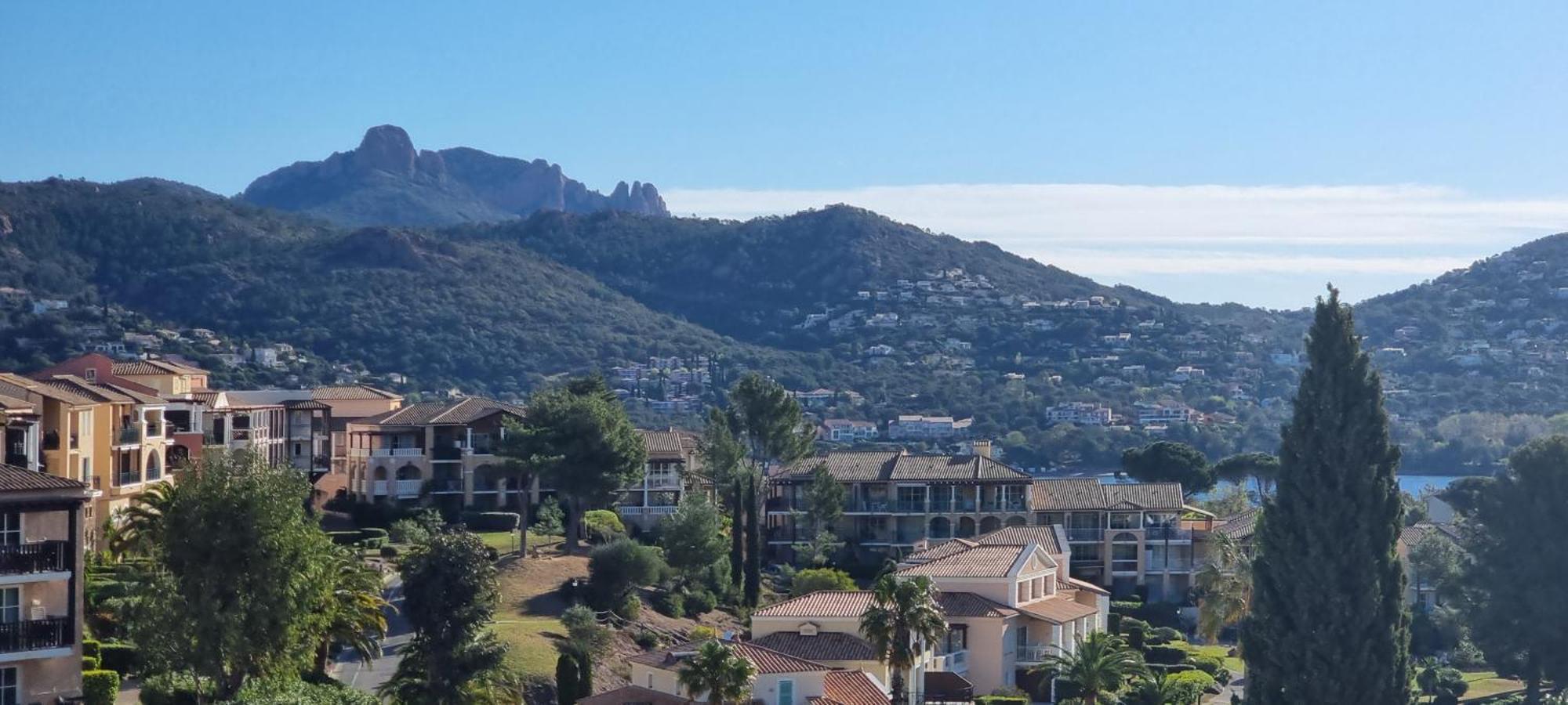Agay Cap Esterel Village Allee Fleurs - F2 Clim Vue Golf Et Mer - Grande Terrasse Plein Sud Saint-Raphael  Exterior photo