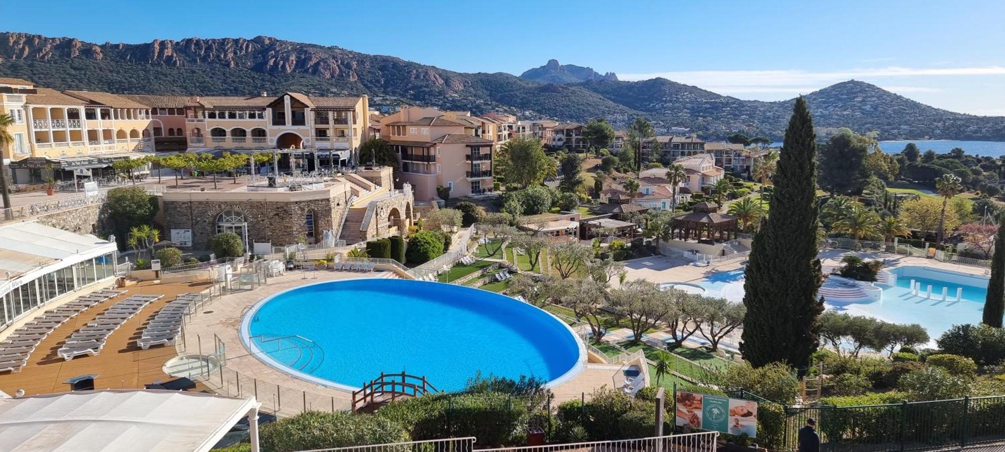 Agay Cap Esterel Village Allee Fleurs - F2 Clim Vue Golf Et Mer - Grande Terrasse Plein Sud Saint-Raphael  Exterior photo