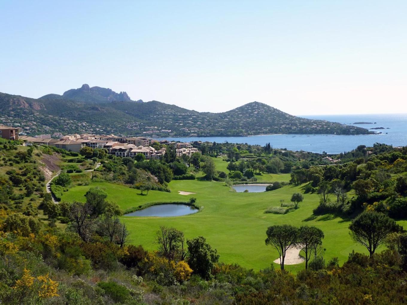 Agay Cap Esterel Village Allee Fleurs - F2 Clim Vue Golf Et Mer - Grande Terrasse Plein Sud Saint-Raphael  Exterior photo